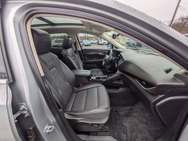 Used 2023 Buick Envision Avenir image 37