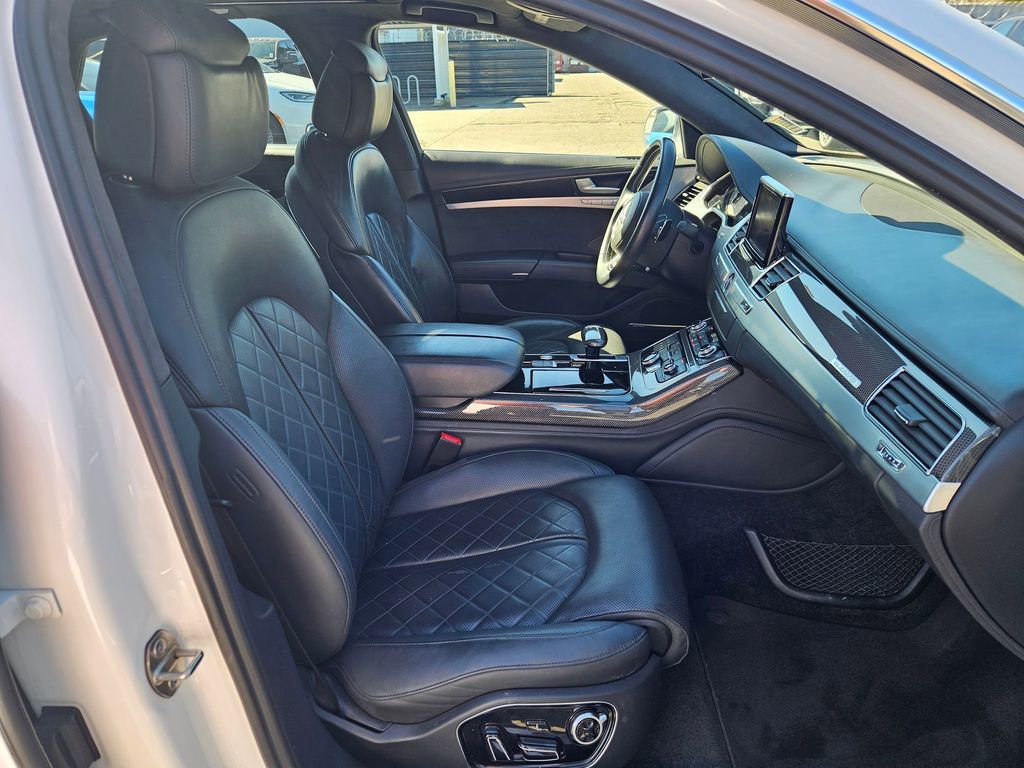 Used 2014 Audi S8 image 16
