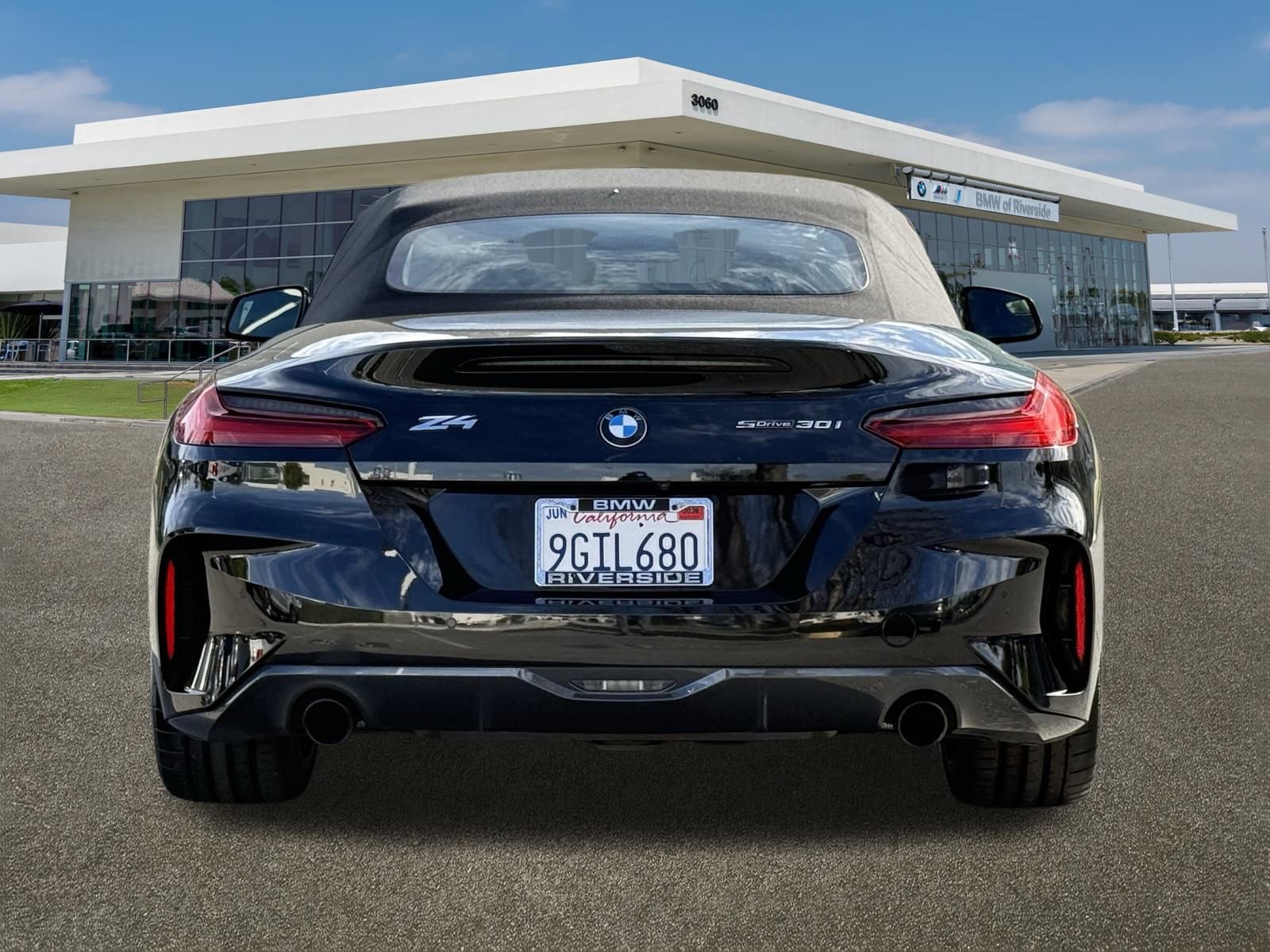 Certified 2023 BMW Z4 sDrive30i w/ Shadowloine Package image 9