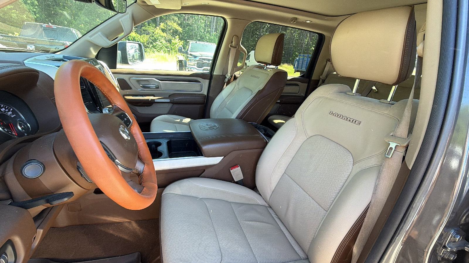 Used 2019 RAM 1500 Laramie AWD/4WD image 18