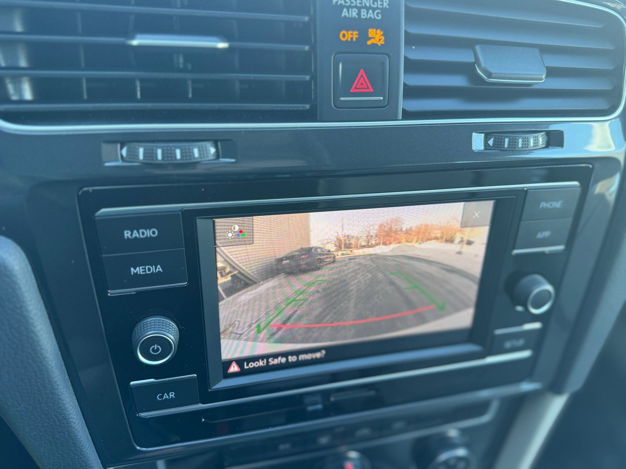 Used 2018 Volkswagen Golf S image 25