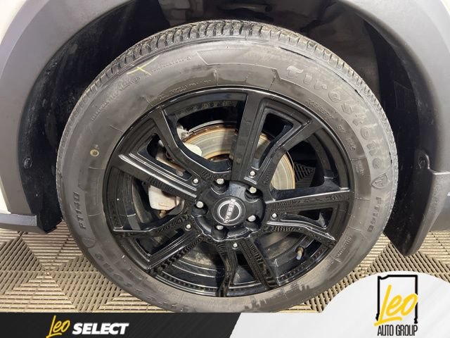 Used 2023 Nissan Kicks SR w/ SR Premium Package FWD image 10