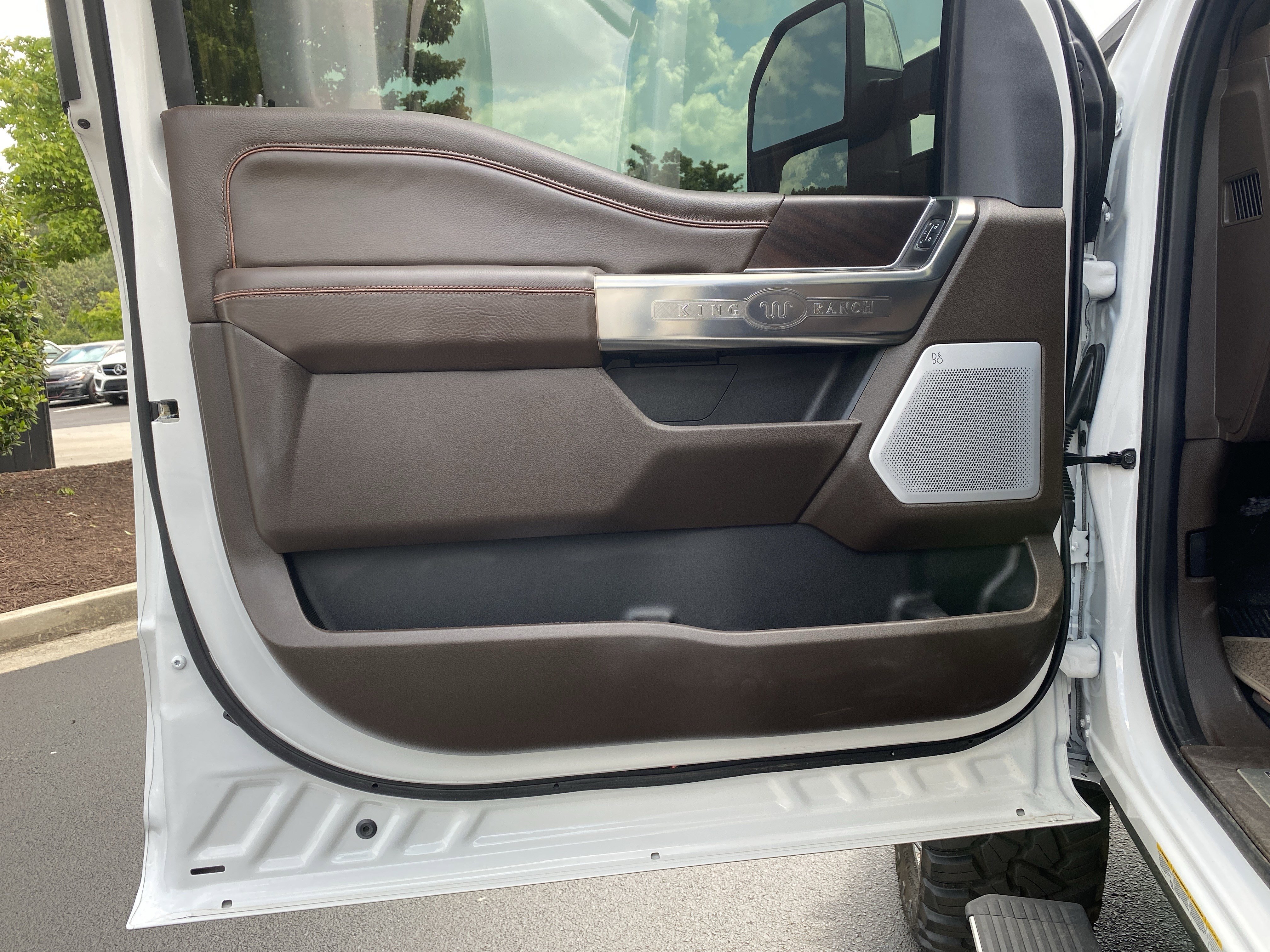 Used 2025 Ford F450 King Ranch w/ Chrome Package AWD/4WD image 21