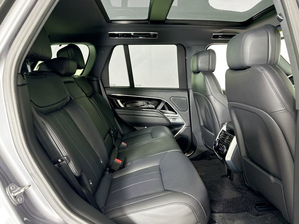 Used 2024 Land Rover Range Rover SE AWD/4WD image 15