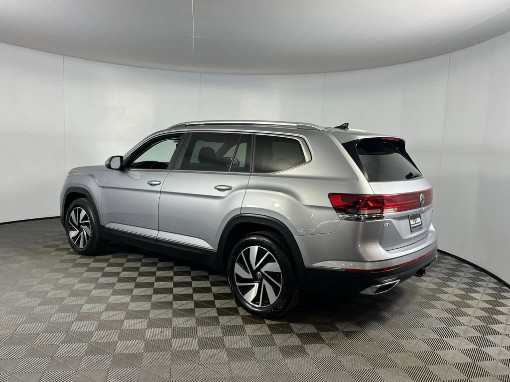 Used 2025 Volkswagen Atlas SEL image 11