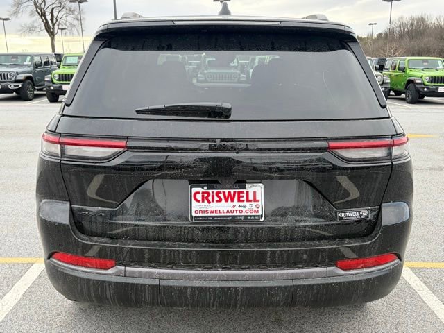 New 2026 Jeep Grand Cherokee Limited w/ Limited Altitude Package AWD/4WD image 5