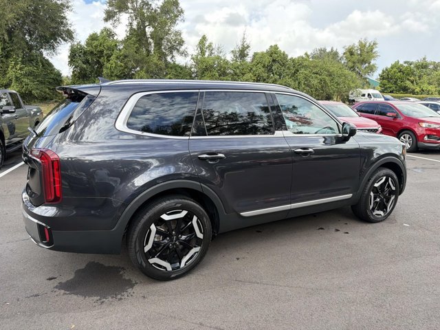 Used 2025 Kia Telluride S FWD image 2