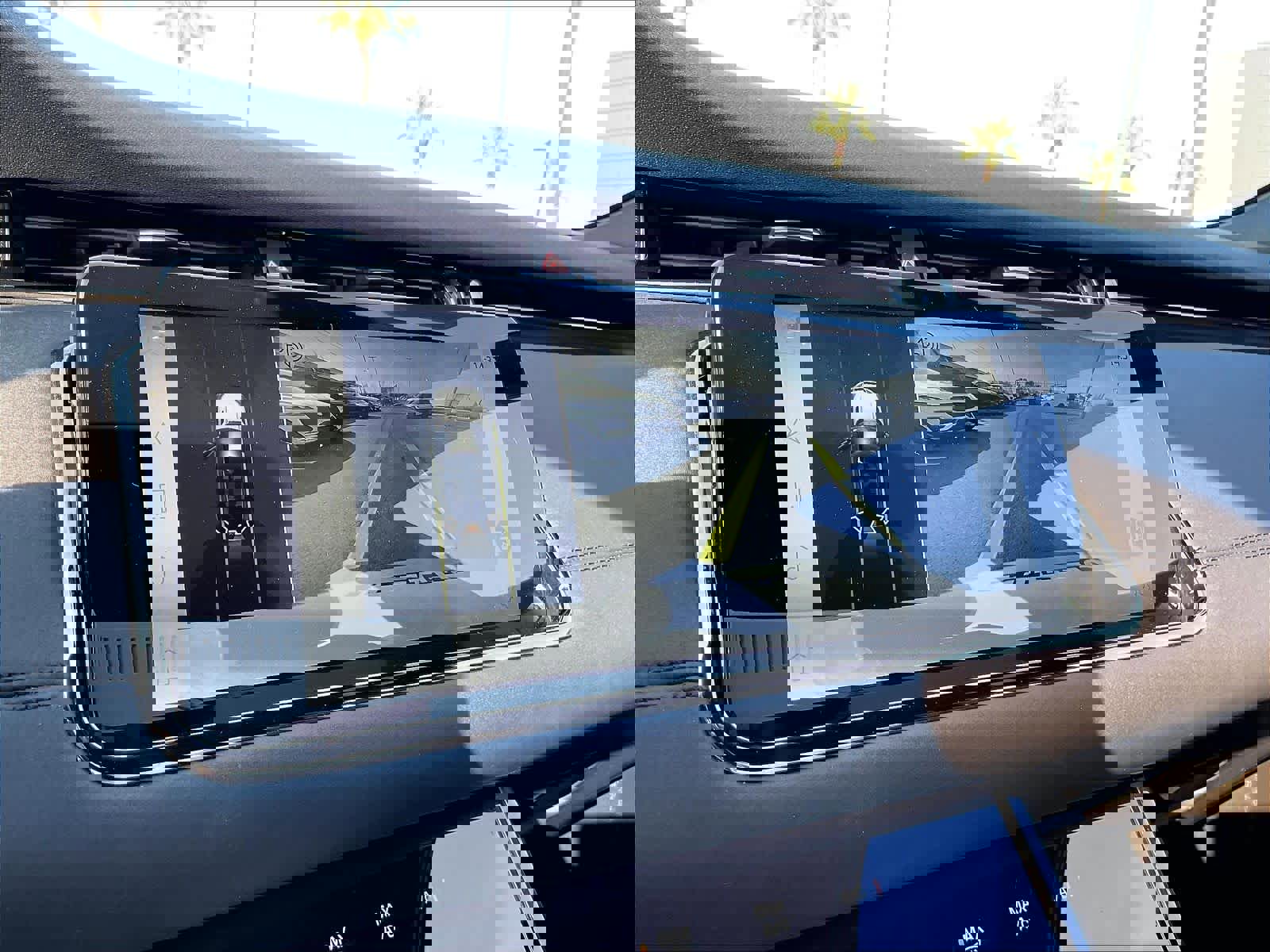 Used 2023 Land Rover Range Rover Evoque R-Dynamic SE image 23