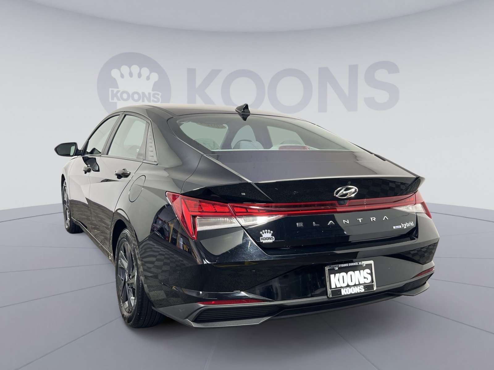 Used 2023 Hyundai Elantra Blue w/ Preferred Accessory Package image 4