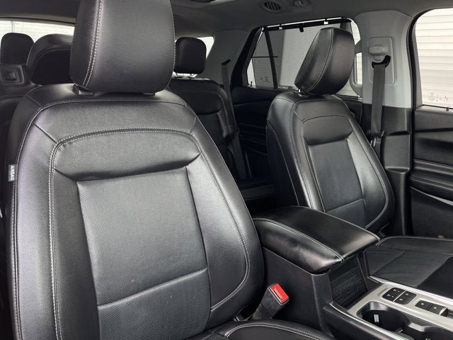 Used 2021 Ford Explorer Limited w/ Equipment Group 301A image 21