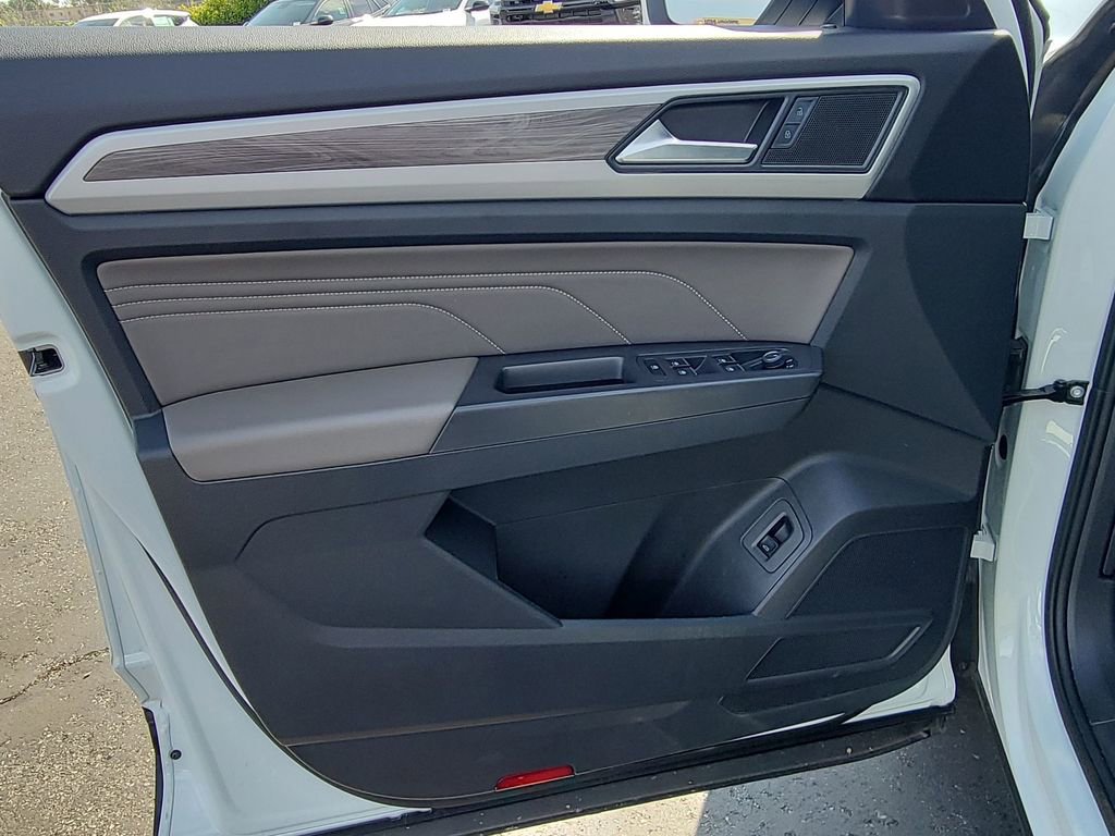 Used 2023 Volkswagen Atlas Cross Sport SE w/ Black Wheel Package image 21