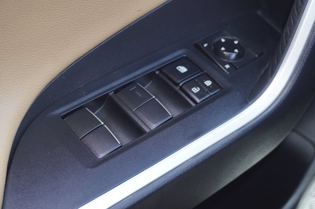 Certified 2020 Toyota RAV4 Limited AWD/4WD image 12