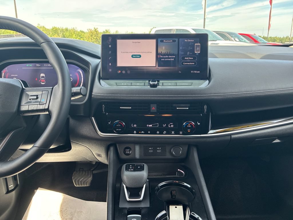 Used 2025 Nissan Rogue SL AWD/4WD image 24
