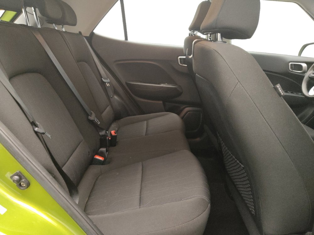 Used 2022 Hyundai Venue SE image 19