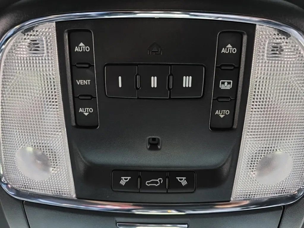 Used 2018 Jeep Grand Cherokee High Altitude AWD/4WD image 32