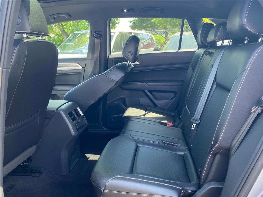 Used 2020 Volkswagen Atlas Cross Sport SE w/ Panoramic Sunroof Package image 20