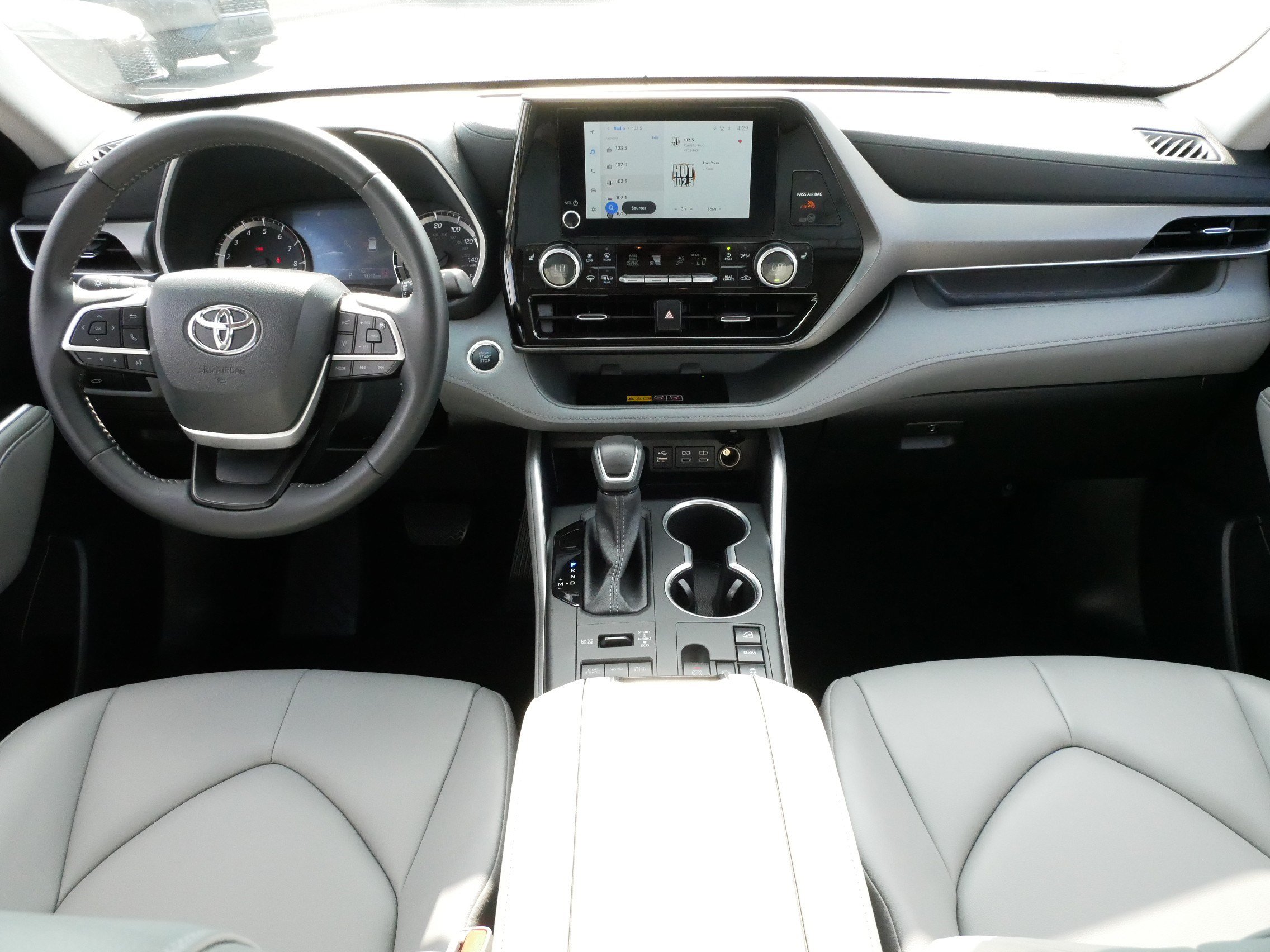 Certified 2026 Toyota Highlander XLE AWD/4WD image 10