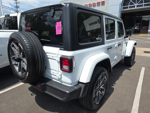 Used 2024 Jeep Wrangler Unlimited w/ Convenience Group AWD/4WD image 8