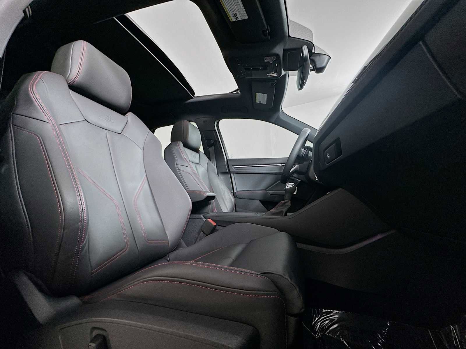 Certified 2025 Audi Q3 2.0T Premium Plus w/ Premium Plus Package image 27