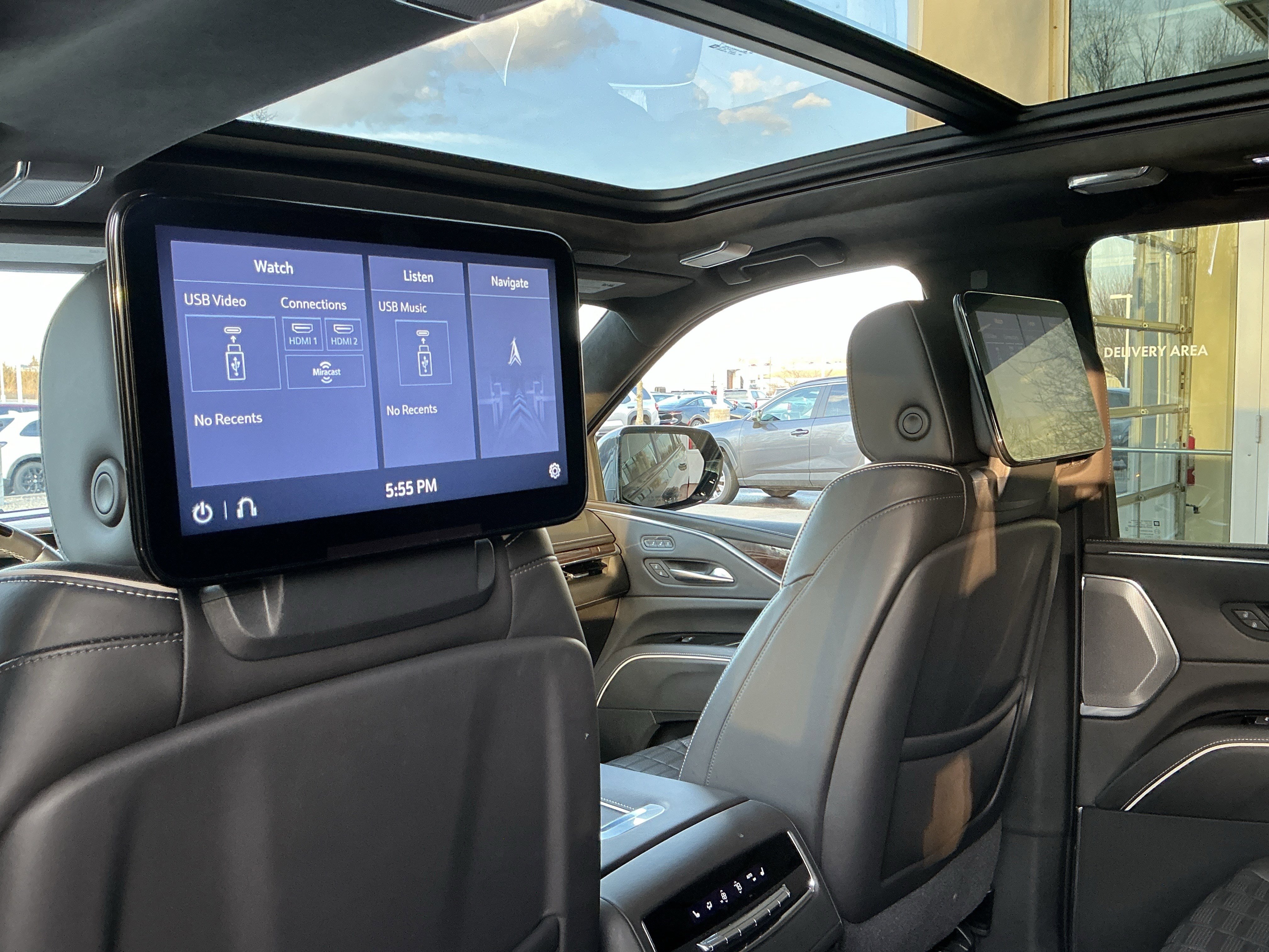 Used 2021 Cadillac Escalade ESV Sport Platinum w/ Heavy-Duty Trailer Package image 34