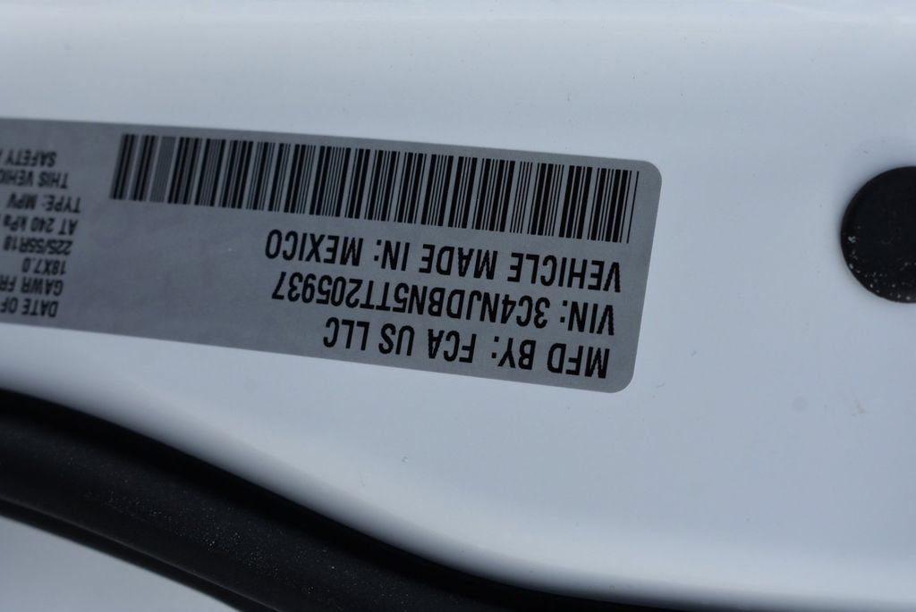 New 2026 Jeep Compass Latitude AWD/4WD image 32