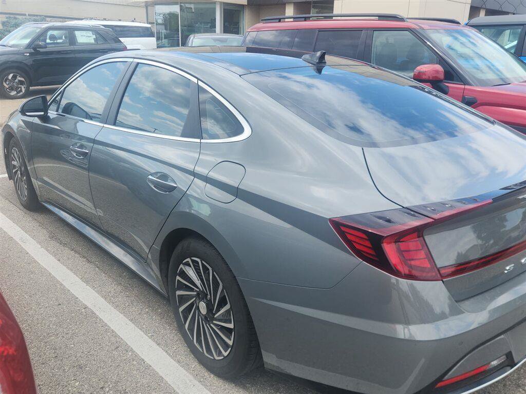 Used 2023 Hyundai Sonata Limited FWD image 5