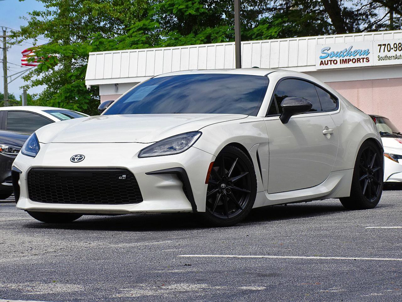Used 2023 Toyota GR86 Premium RWD image 2