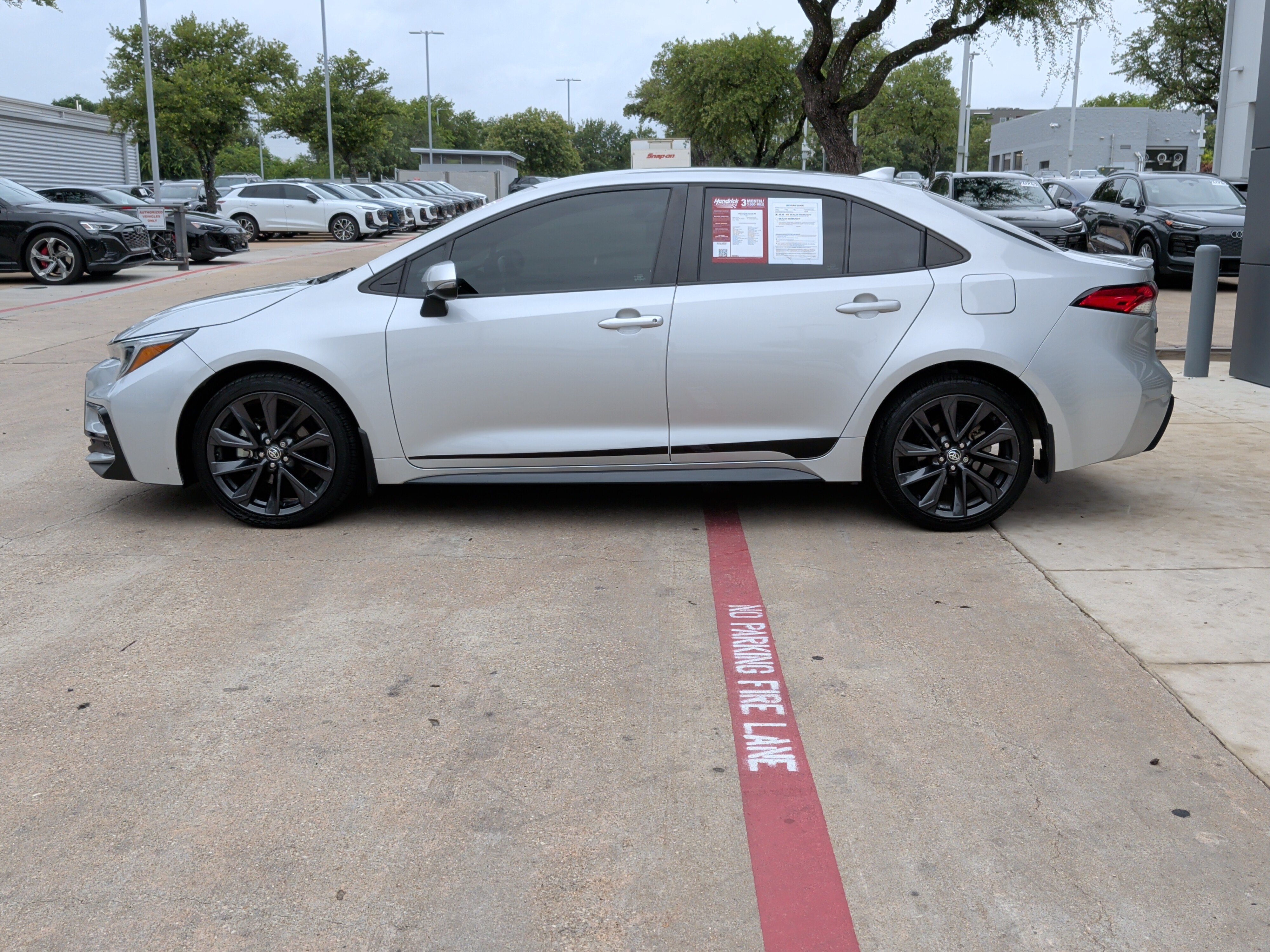 Used 2023 Toyota Corolla SE FWD image 7