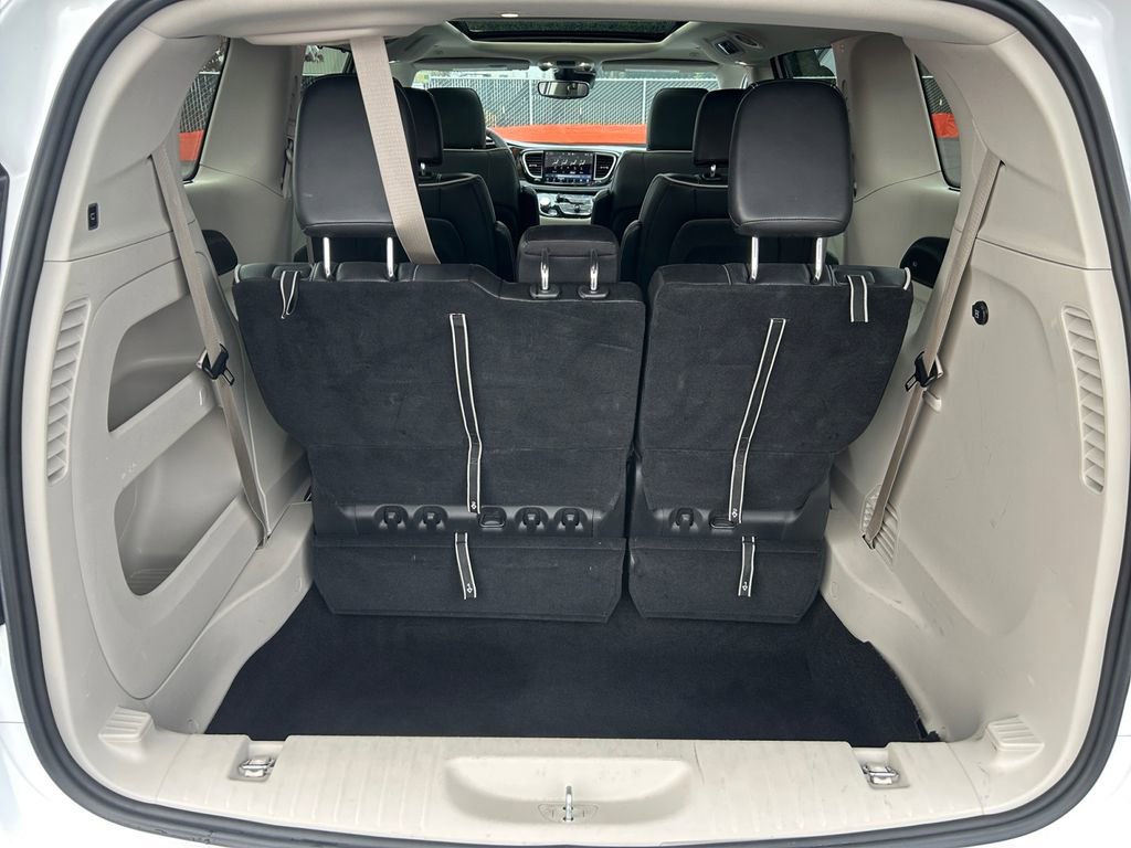 Used 2024 Chrysler Pacifica Limited image 24