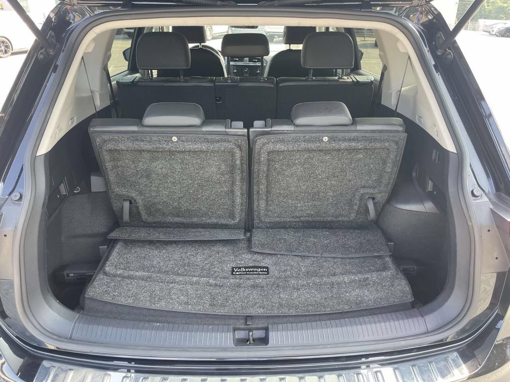 Certified 2023 Volkswagen Tiguan SE FWD image 12