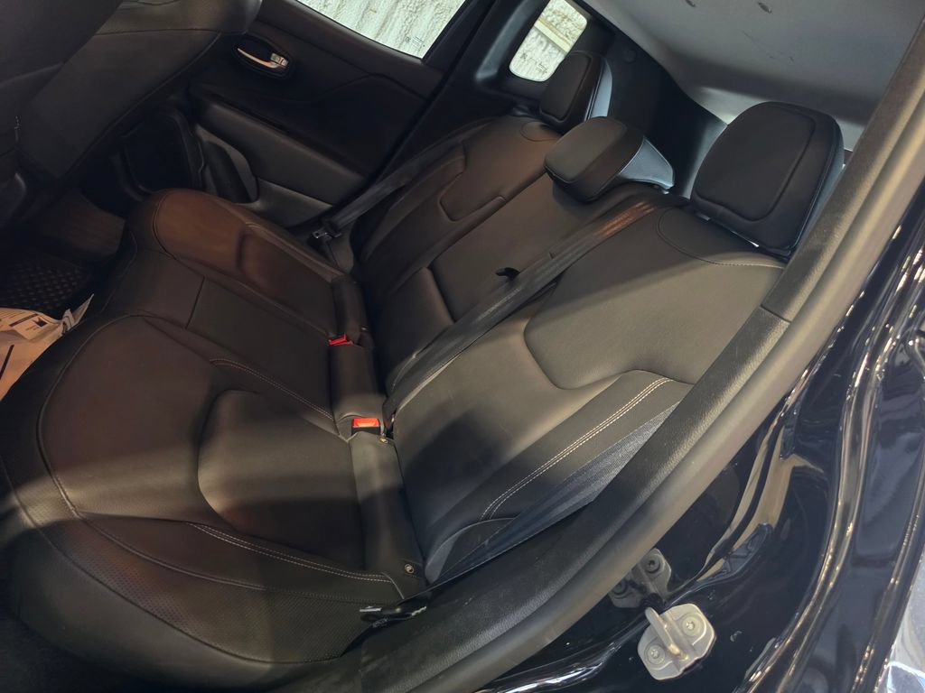 Used 2022 Jeep Renegade Limited w/ Sun, Sound & Wheels Group AWD/4WD image 7