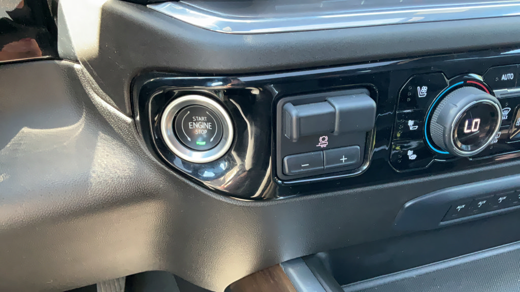 Used 2024 Chevrolet Silverado 2500 High Country w/ High Country Premium Package AWD/4WD image 36
