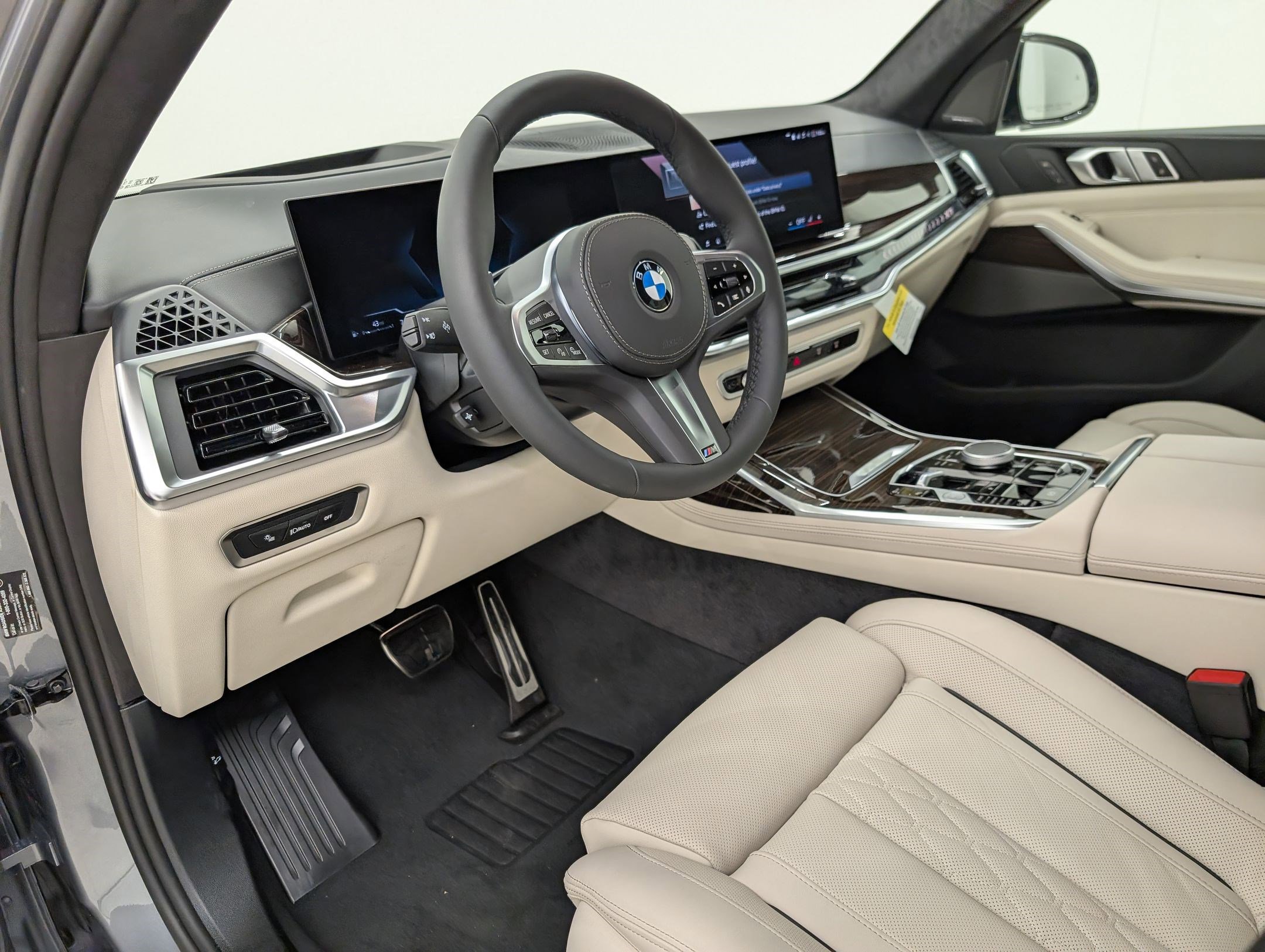 New 2026 BMW X7 xDrive40i w/ M Sport Package image 4