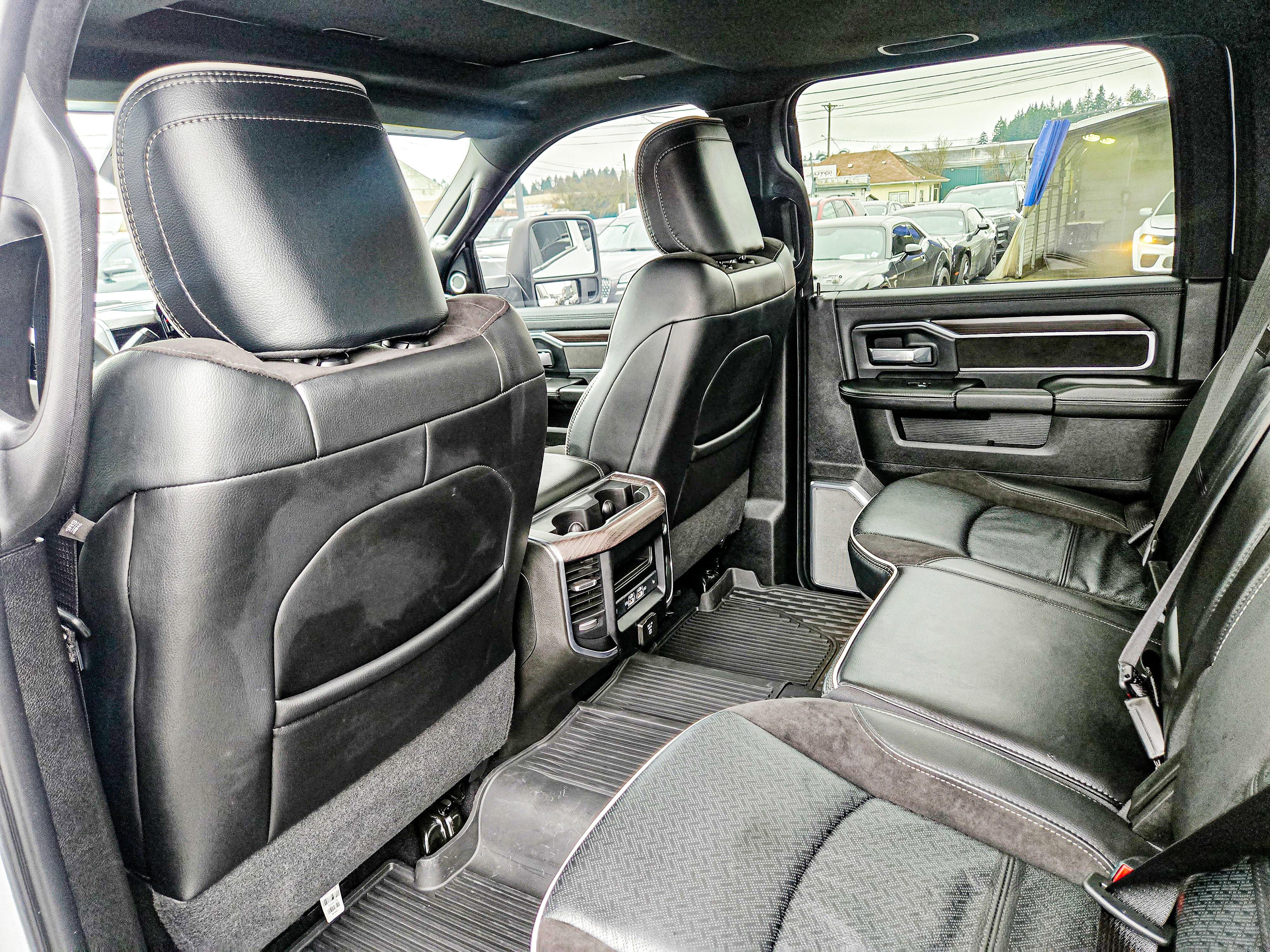 Used 2025 RAM 3500 Laramie image 11