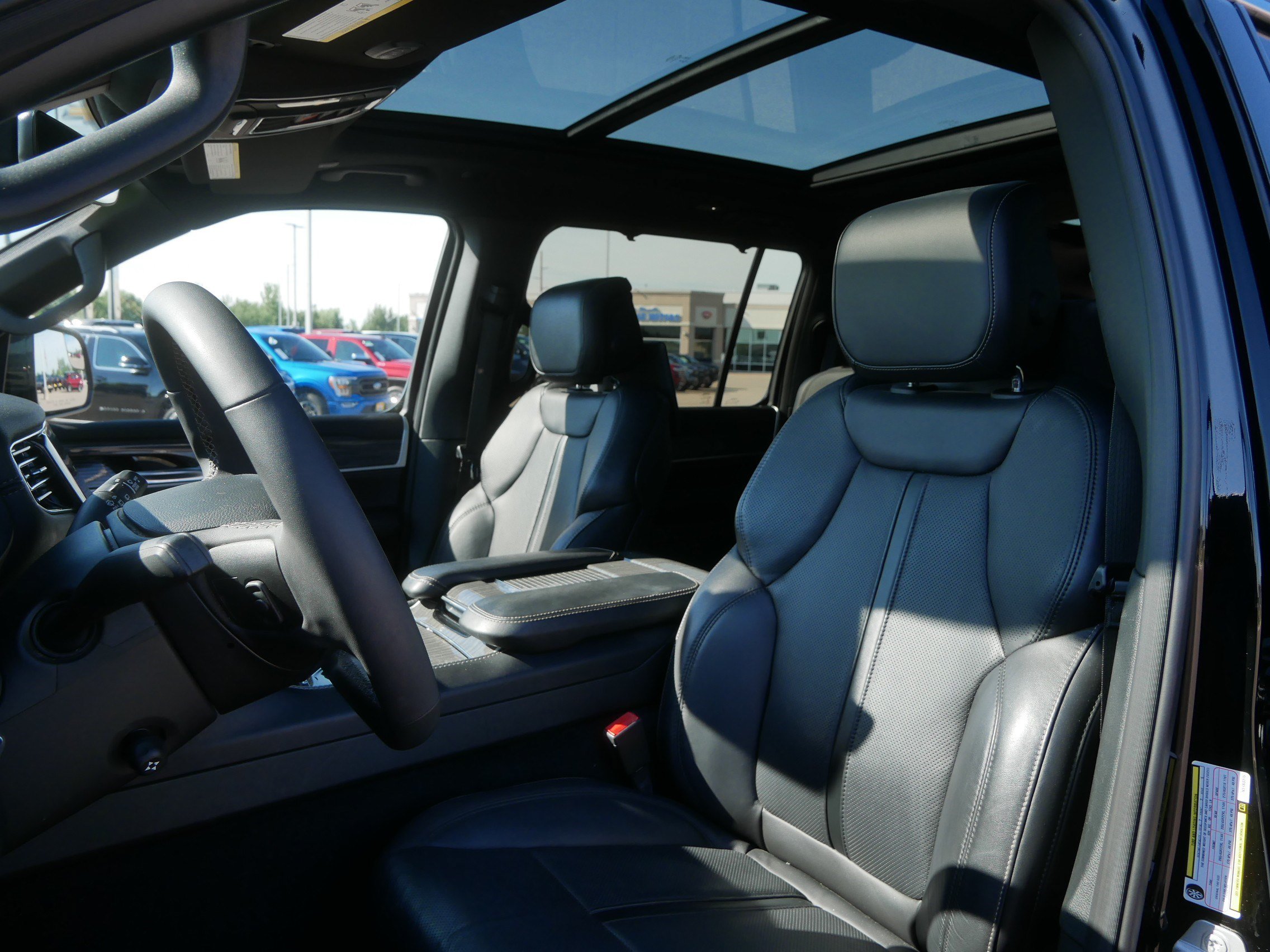 Certified 2022 Jeep Wagoneer Series II w/ Convenience Group I AWD/4WD image 19