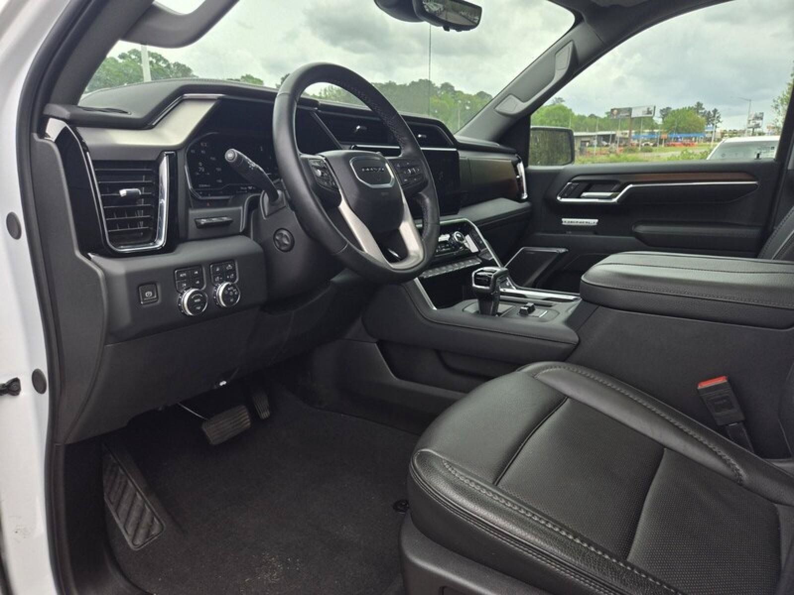 Used 2024 GMC Sierra 1500 Denali w/ Technology Package AWD/4WD image 18