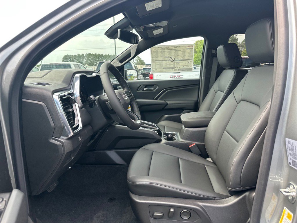 New 2025 GMC Canyon Elevation w/ Convenience Package image 18