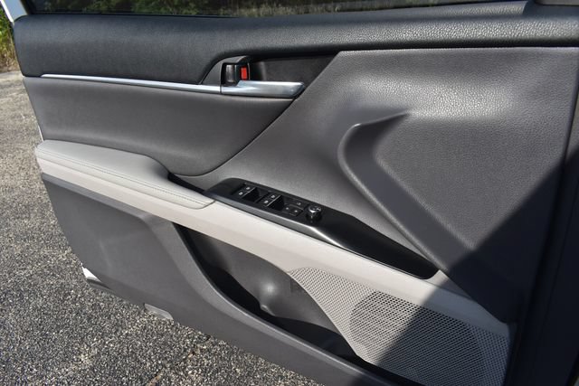 Used 2020 Toyota Camry XLE FWD image 34