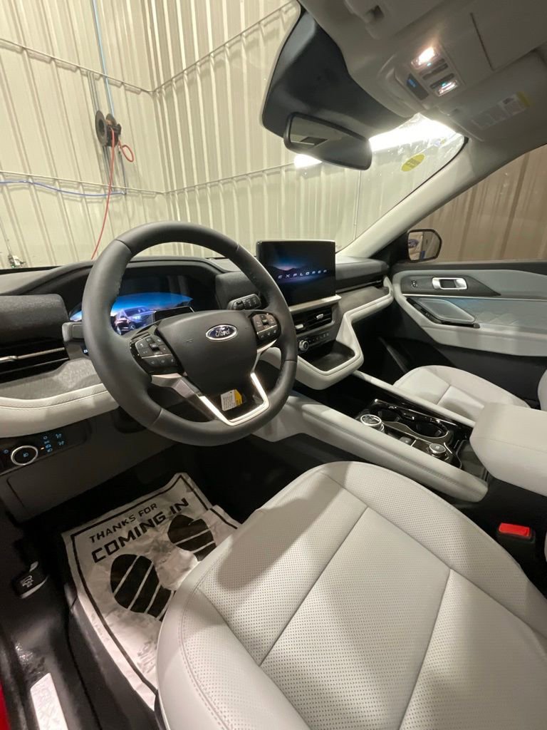 New 2026 Ford Explorer Platinum w/ LUX Leather Package image 9