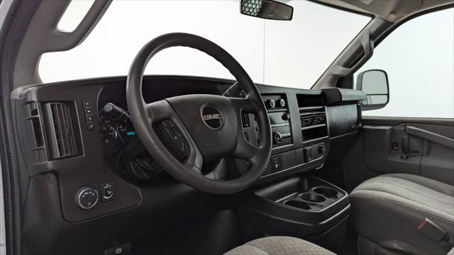 Used 2017 GMC Savana 2500 RWD image 19