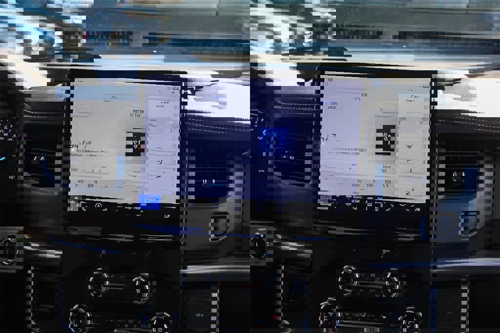 Used 2024 Ford Expedition XLT image 19