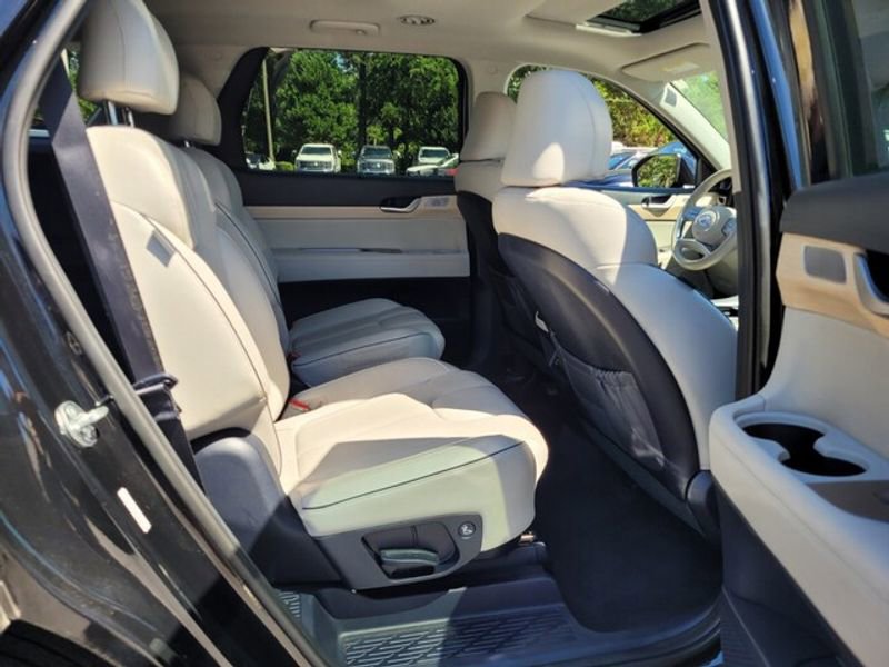 Used 2024 Hyundai Palisade Limited image 15