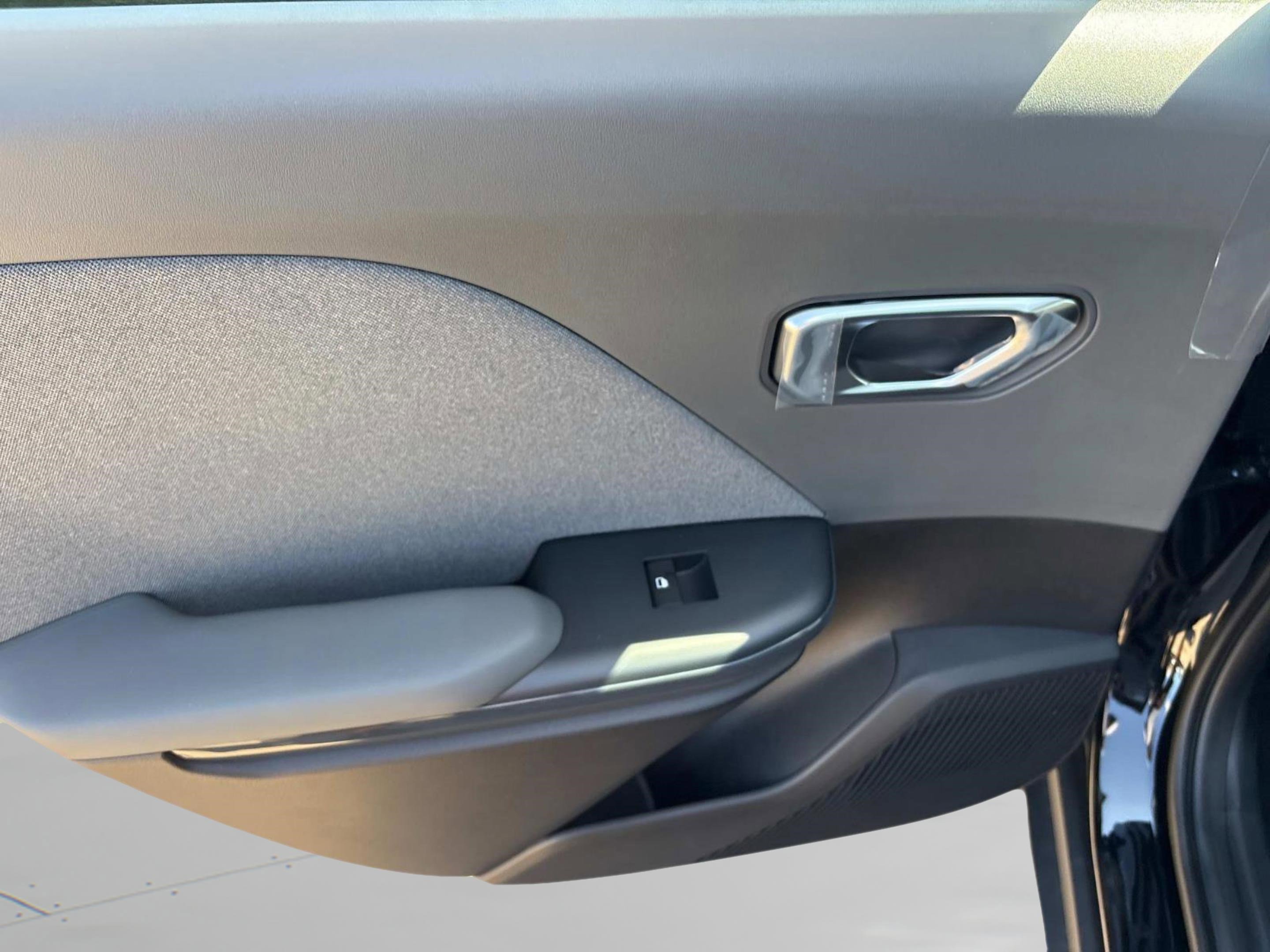 New 2025 Kia K4 EX image 17