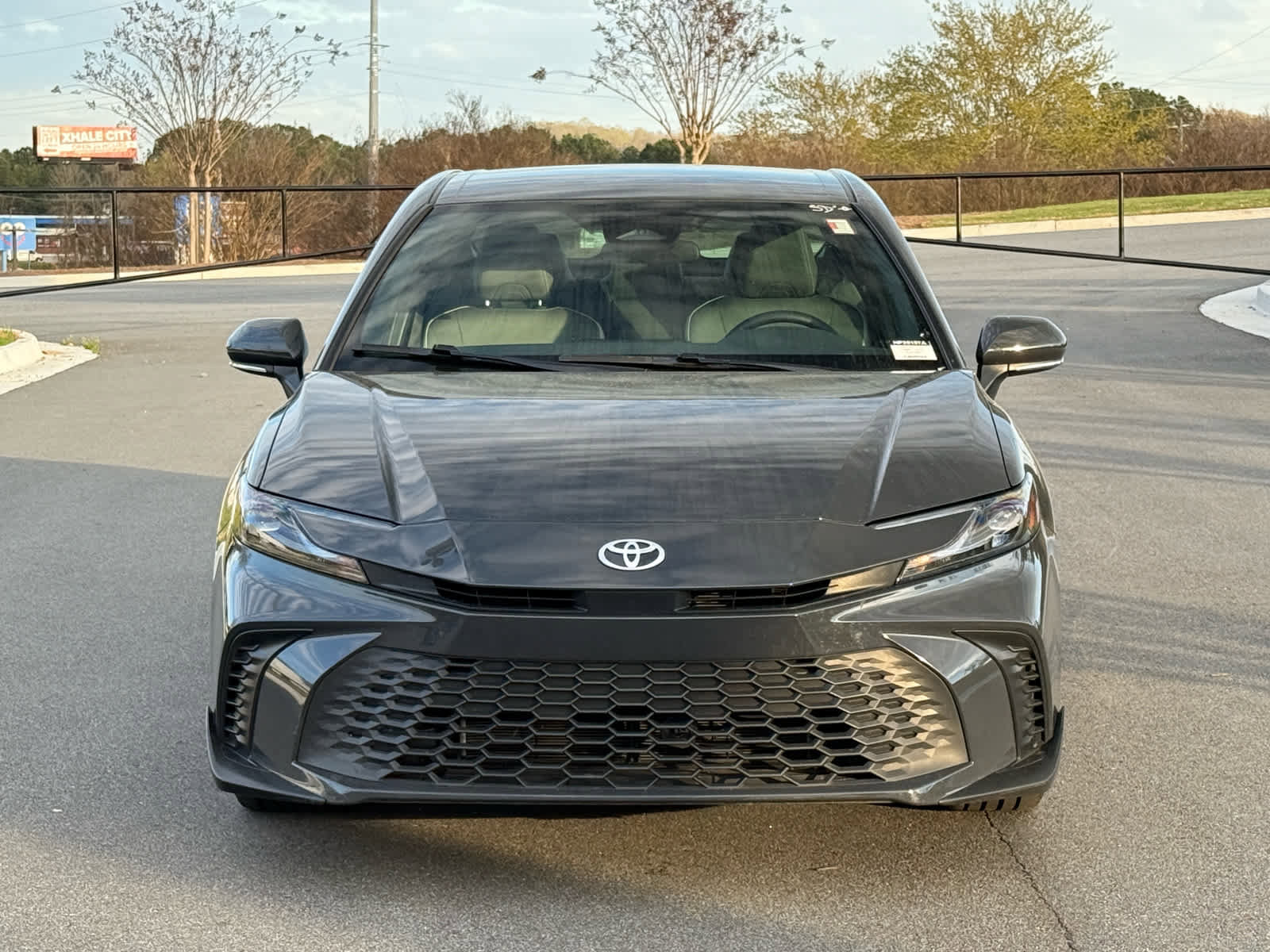 Used 2025 Toyota Camry SE image 8