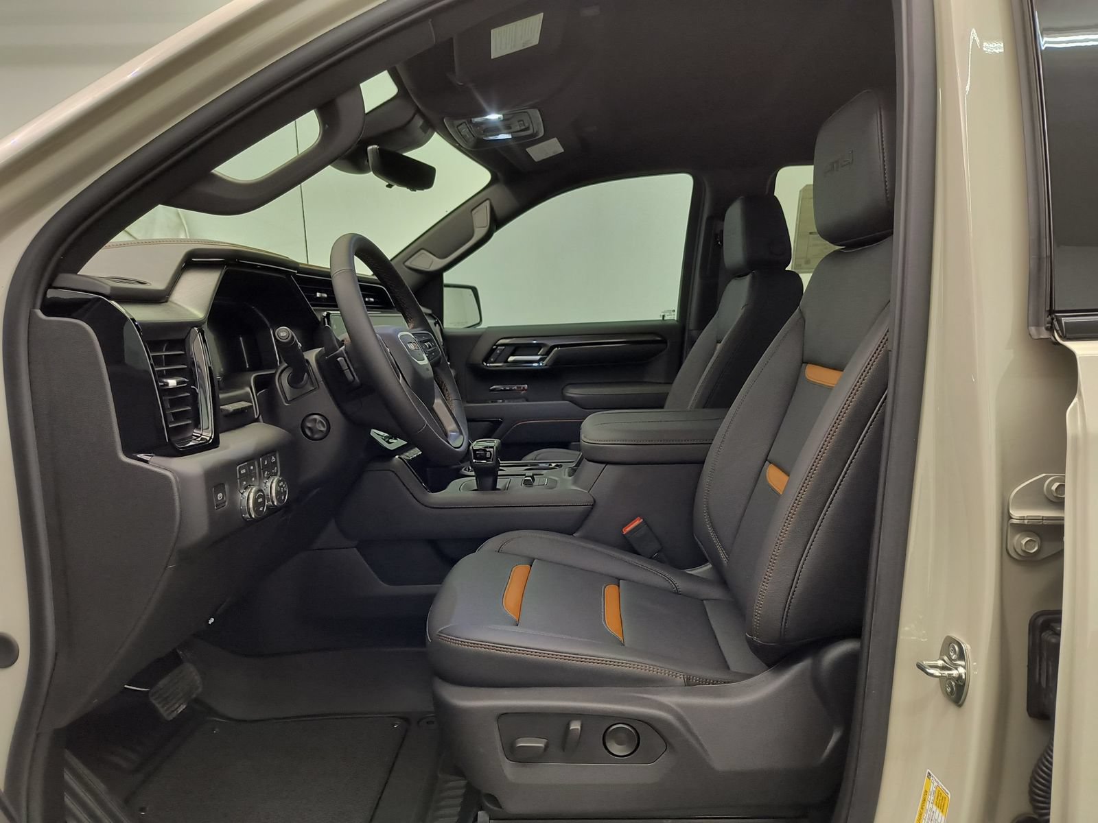 New 2026 GMC Sierra 1500 AT4 w/ Technology Package AWD/4WD image 5