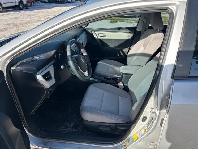 Used 2016 Toyota Corolla LE FWD image 5