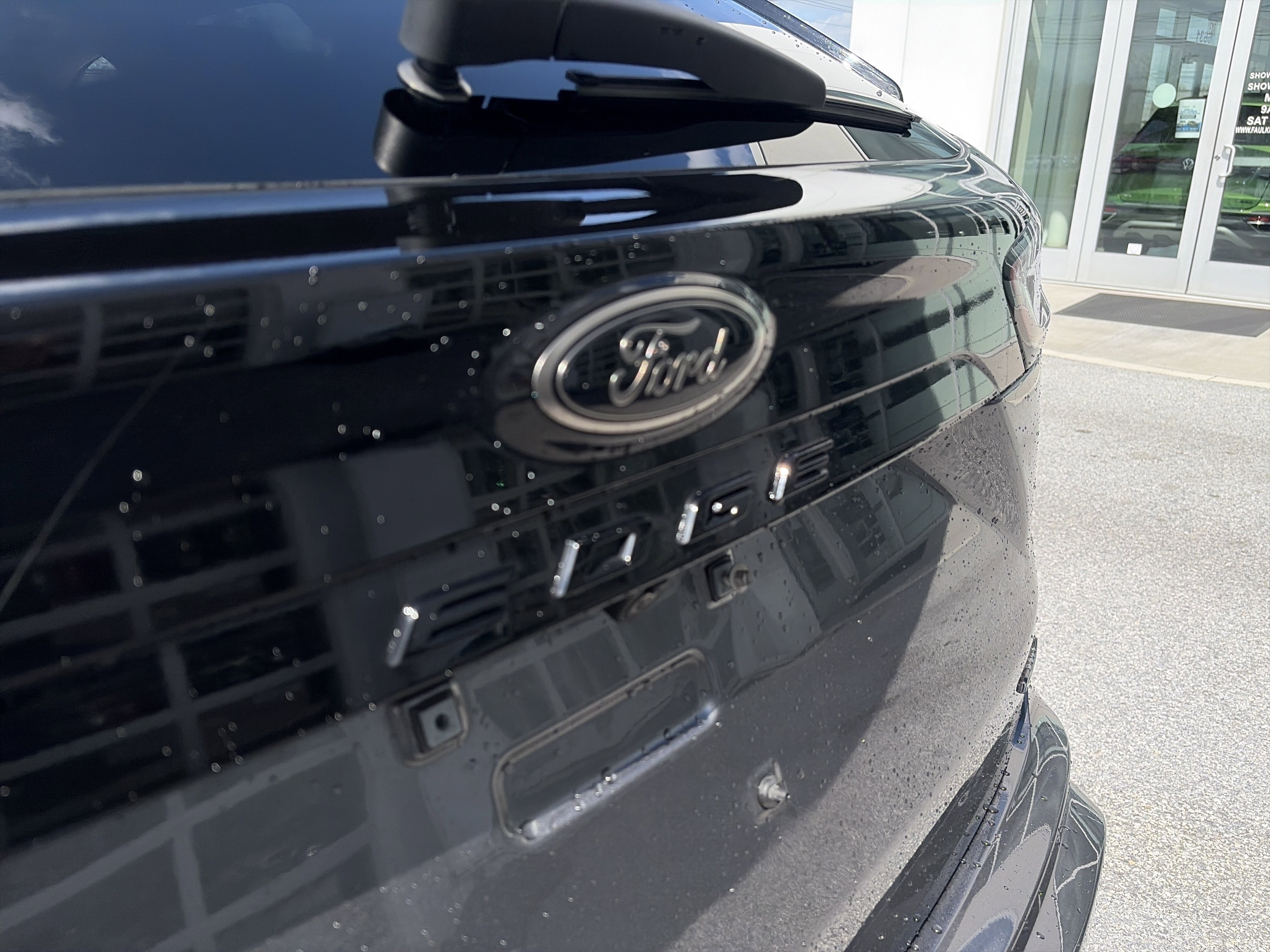 Used 2022 Ford Edge SE w/ Black Appearance Package image 9
