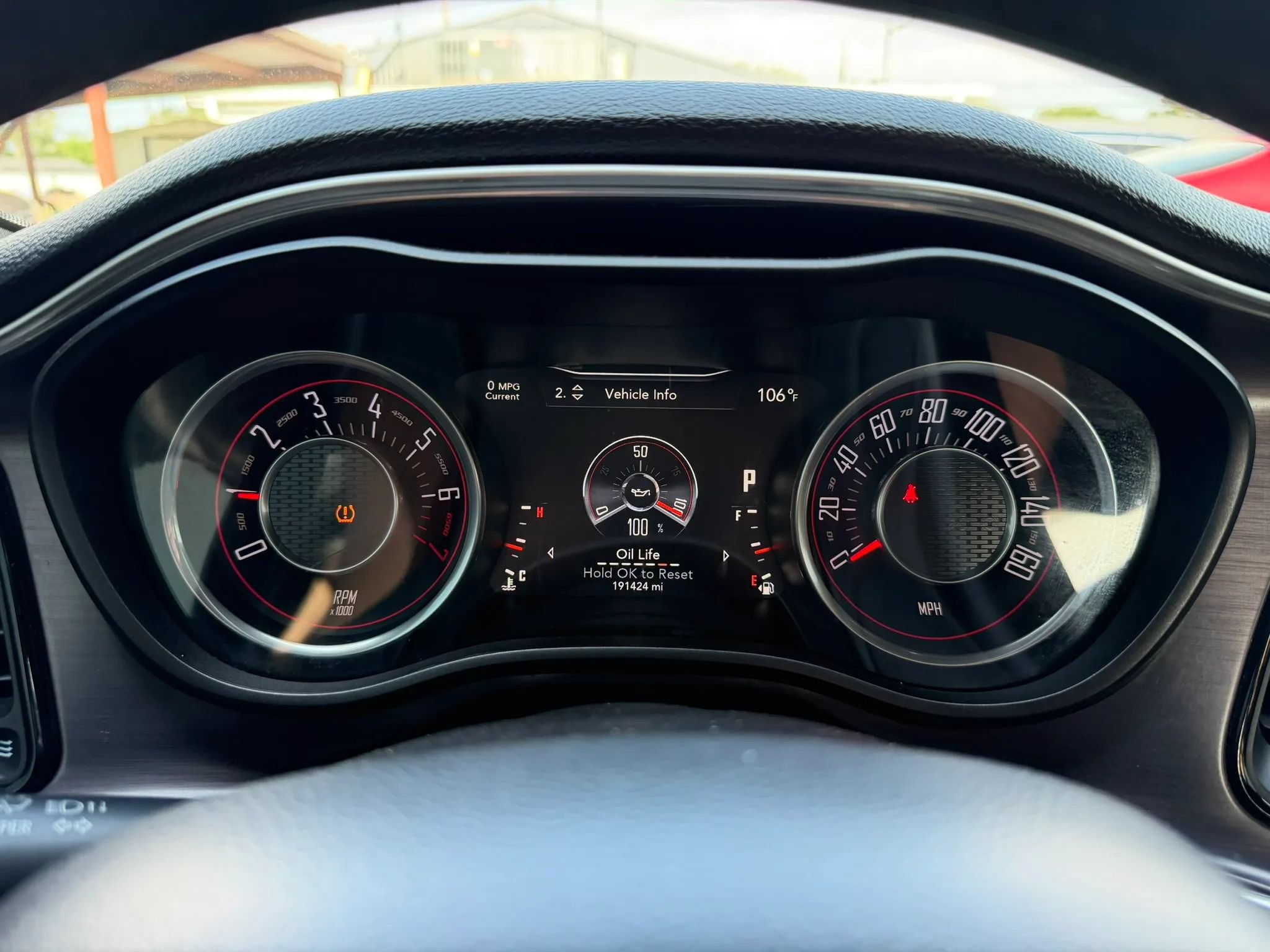 Used 2016 Dodge Challenger SXT RWD image 10