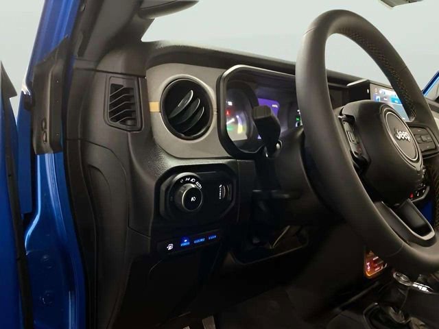 Used 2024 Jeep Wrangler Unlimited image 34