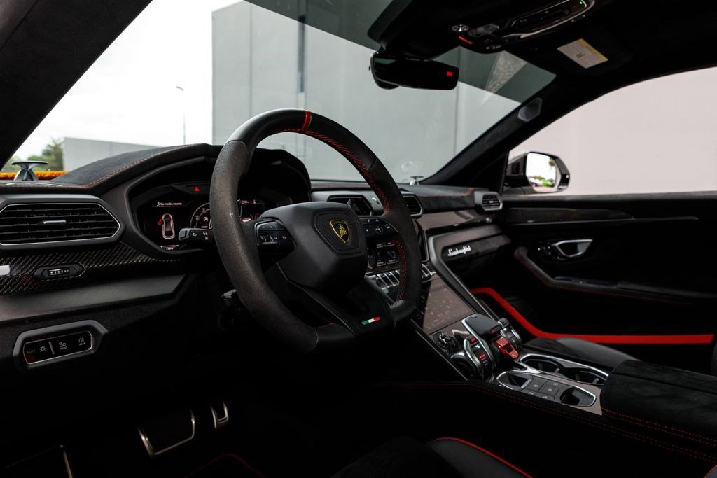 Used 2024 Lamborghini Urus Performante image 29